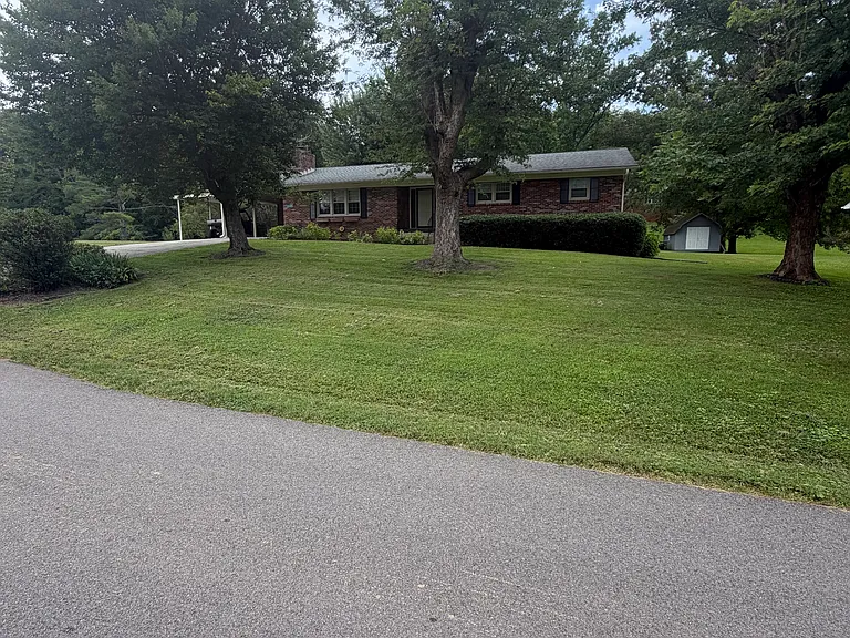 130 Carden Ln — Photo 18
