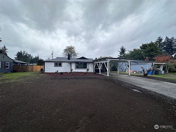 4th image of 19 Fir Glen Drive SW