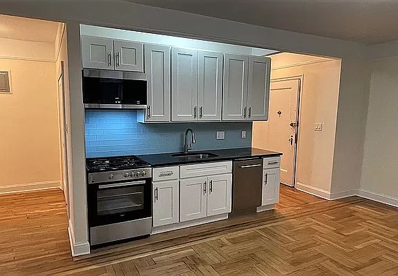 3rd image of 41-42 42nd St #1P