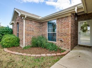 1145 Whispering Mdws, Crowley, TX 76036