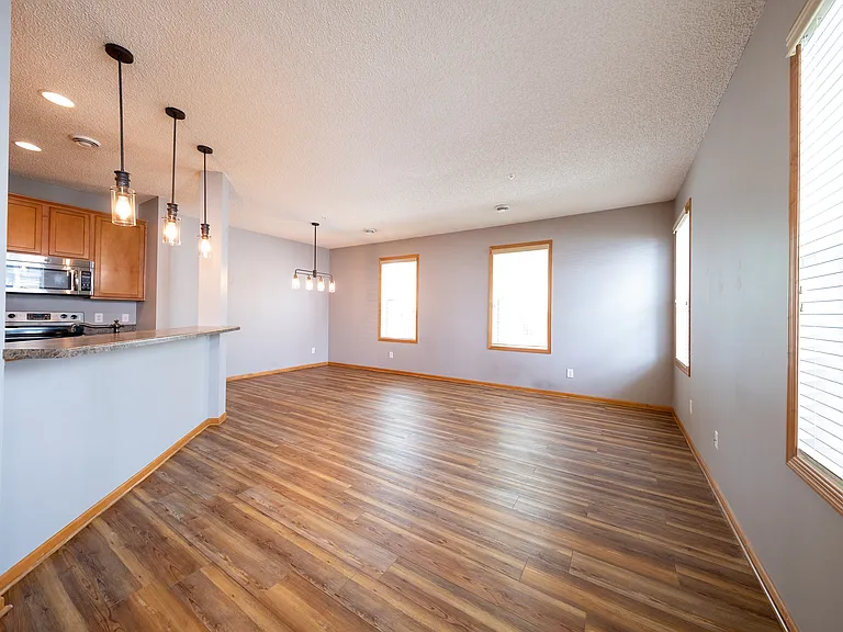 10930 Fergus St NE #F — Photo 6