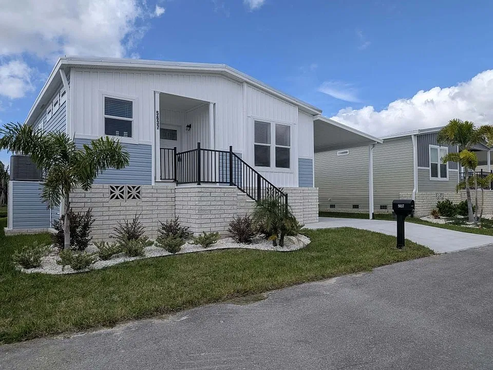 5637 Blue Harbor Dr #337