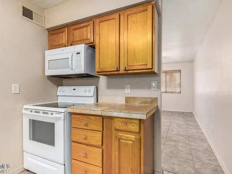 7101 N 36th Ave #128 — Photo 4