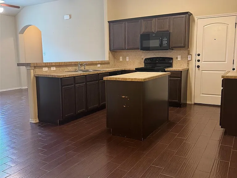 1112 Brendon Lee Ln — Photo 10
