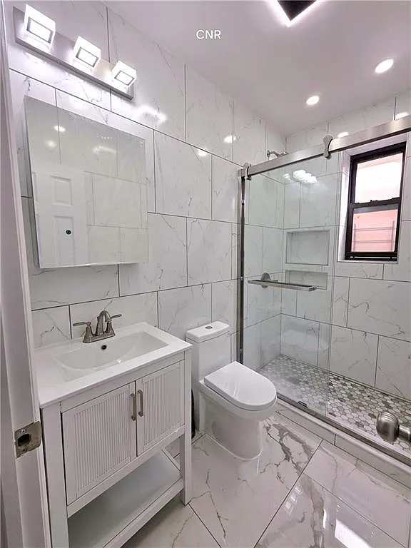 2 bed, 1.0 bath, 3280 sqft, $2,500 — Photo 3