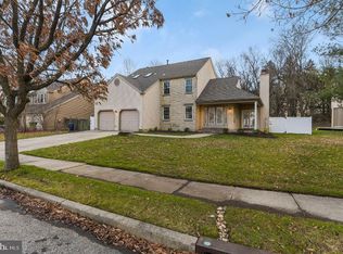 4 Hawk Ln, Marlton, NJ 08053