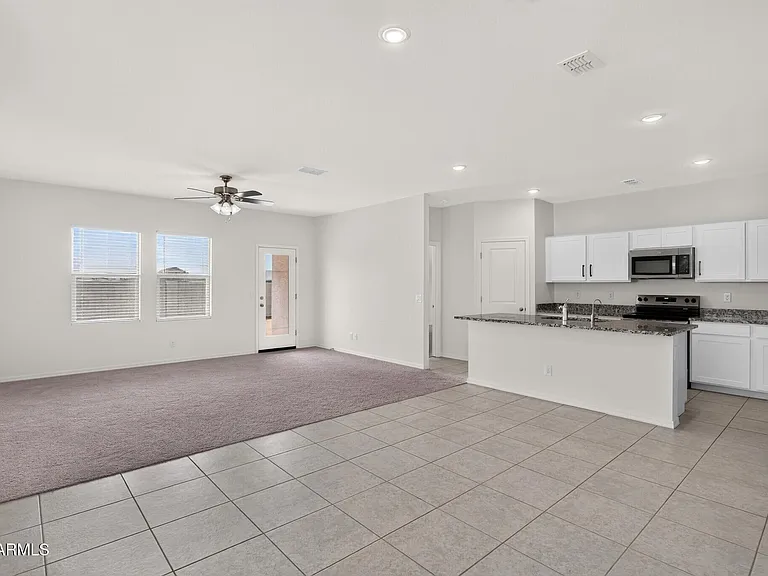 2097 E Grazing Meadow Ln — Photo 9