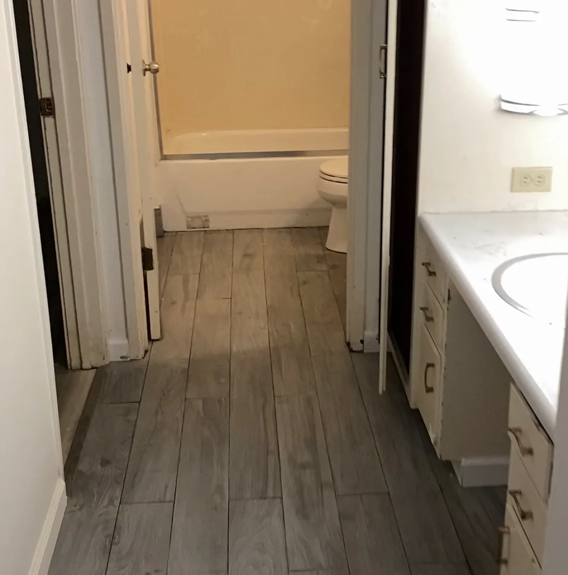 2 bed, 1.5 bath, 1100 sqft, $2,999 — Photo 2