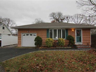 21 Surrey Dr, Center Moriches, NY, 11934