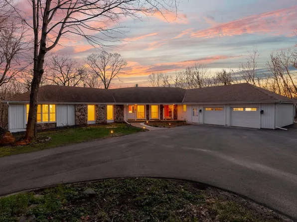 1101 Willowbrook Dr, Wayzata, MN 55391