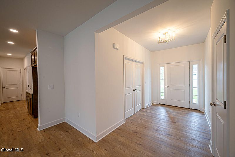 2nd image of 10 Espen Place