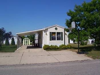 1st image of 7417 Woods Edge Dr NE
