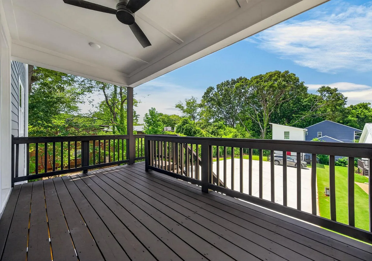 1634 Crest Rd — Photo 3