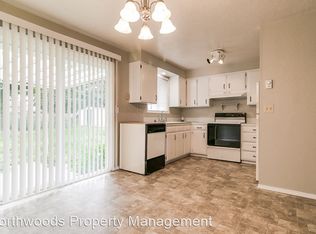 1537 Fairview Dr, Springfield, OR 97477