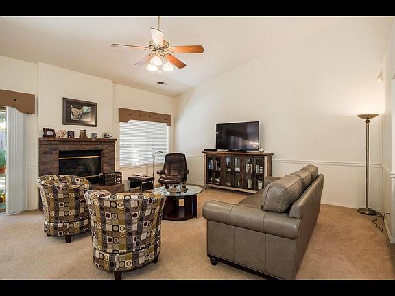 3rd image of 1513 E Omaha Ave