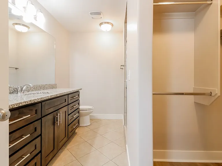 4711 S West Park Dr — Photo 11