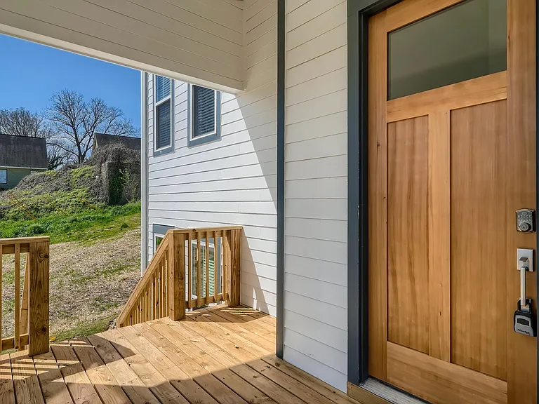 885 Hubbard St SW — Photo 3