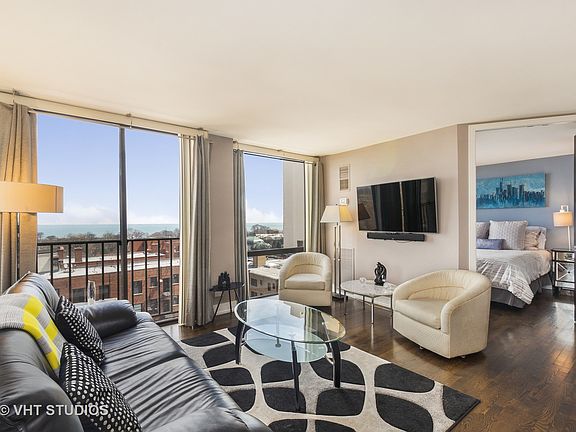 3rd image of 345 W Fullerton Pkwy APT 1105