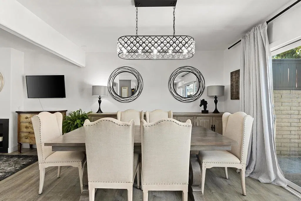 2 bed, 1.5 bath, 1150 sqft, $4,495 — Photo 1