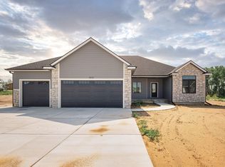 2633 Ridgewood Ct, Salina, KS 67401
