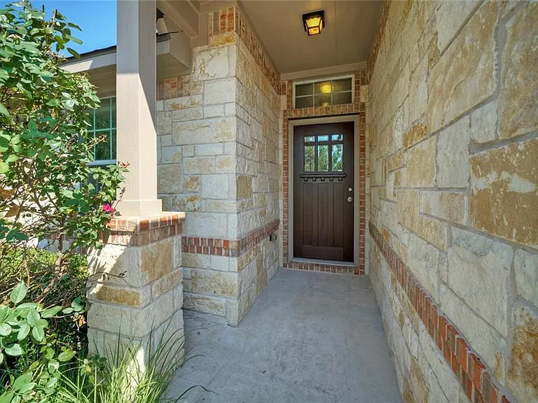 18413 SW Falcon Pointe Blvd — Photo 2