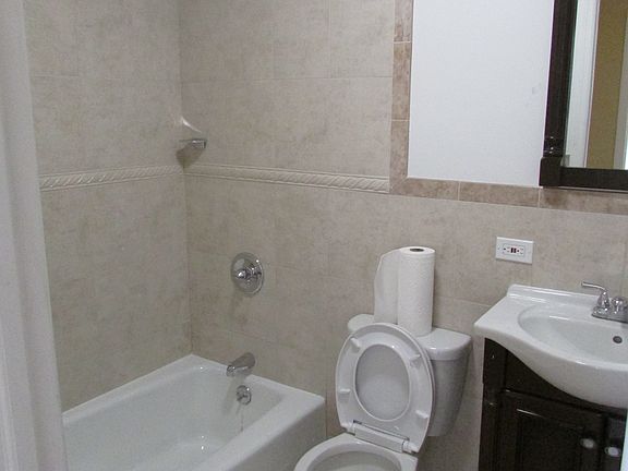 3rd image of 199 Menahan St #3