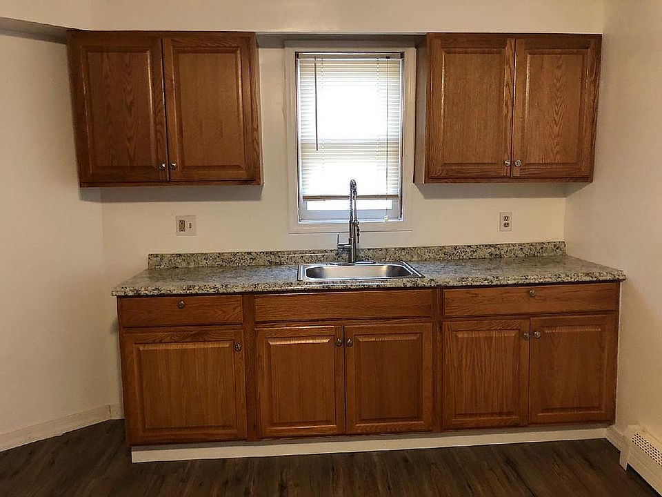 1st image of 258A Sitgreaves St