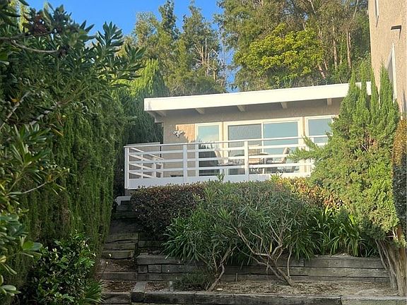 4th image of 2916 Briarwood Dr