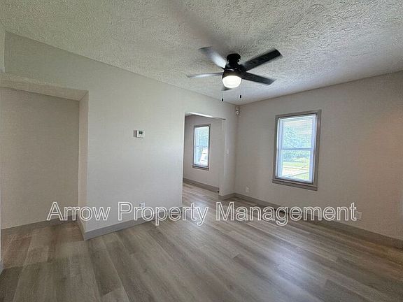 5th image of 622 New Hampshire St Unit 2