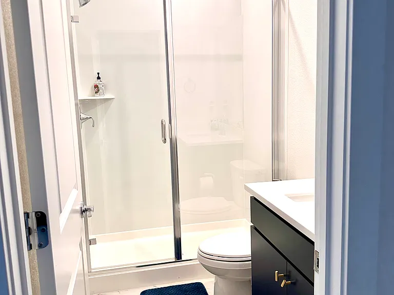 1 st floor bath