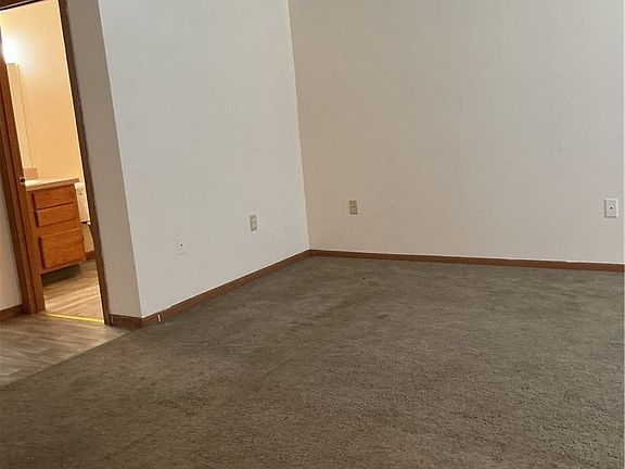 5th image of 726 N 5th St