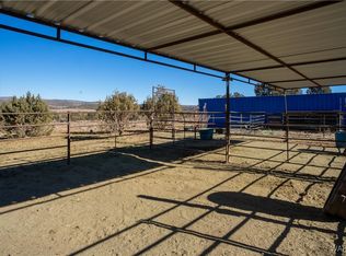 792 S Knight Creek Rd, Kingman, AZ 86401