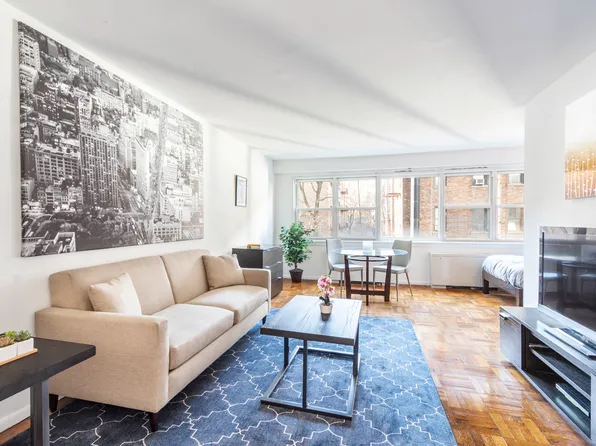 101 West 12th Street image 1 of 6