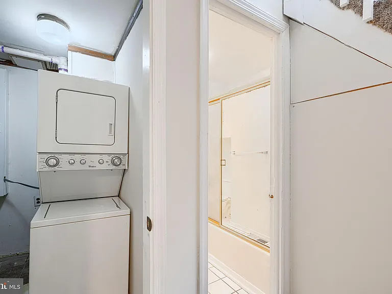 1138 W Lombard St — Photo 10