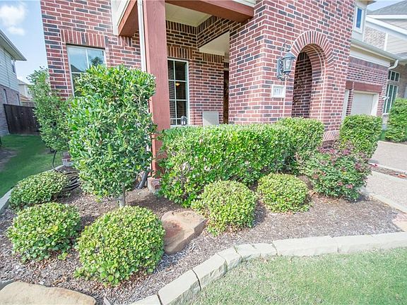 4th image of 821 Auburn Ct