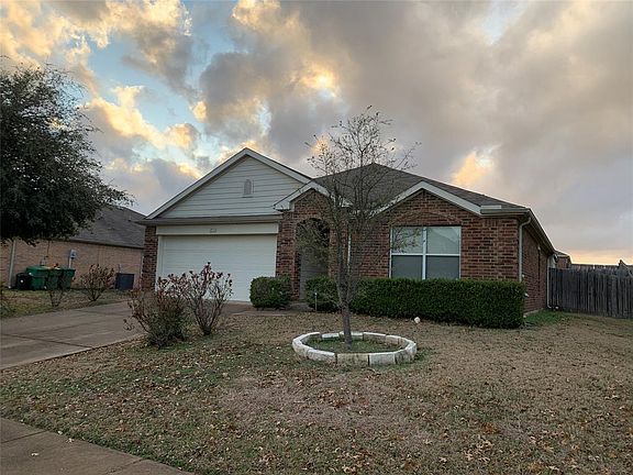 2nd image of 1513 Lakeside Dr
