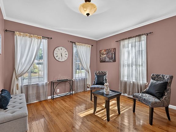 4th image of 22 Cleveland St #22