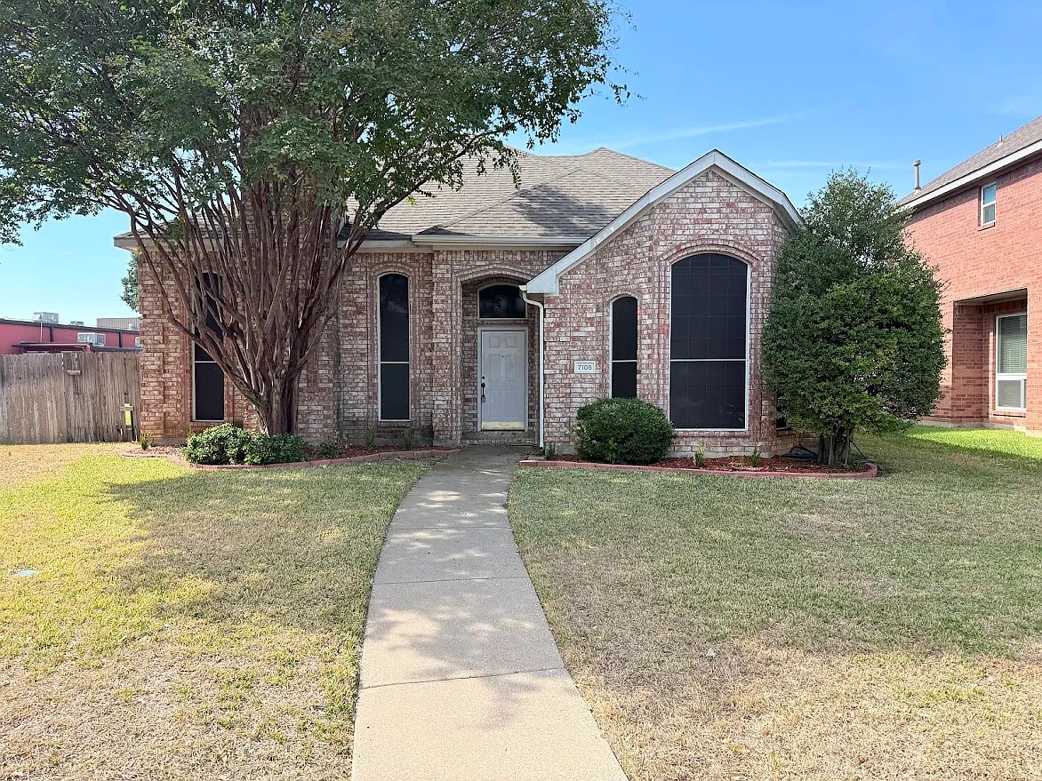 4 bed, 2.5 bath, 2099 sqft, $2,500 — Photo 1