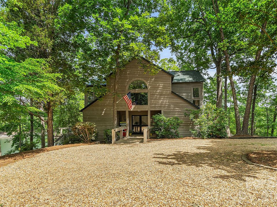 1st image of 121 Rhinehill Dr