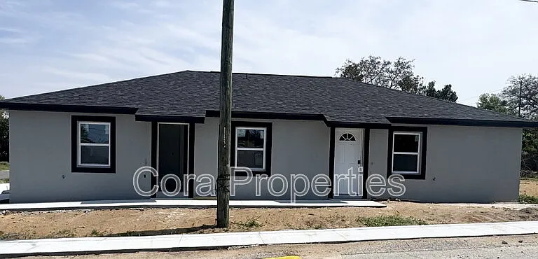 403 E Pearl St — Photo 1