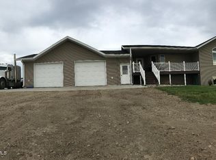 6959 1st St SE, Carrington, ND 58421