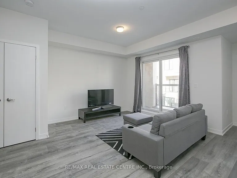 3556 Colonial Dr #4 — Photo 5
