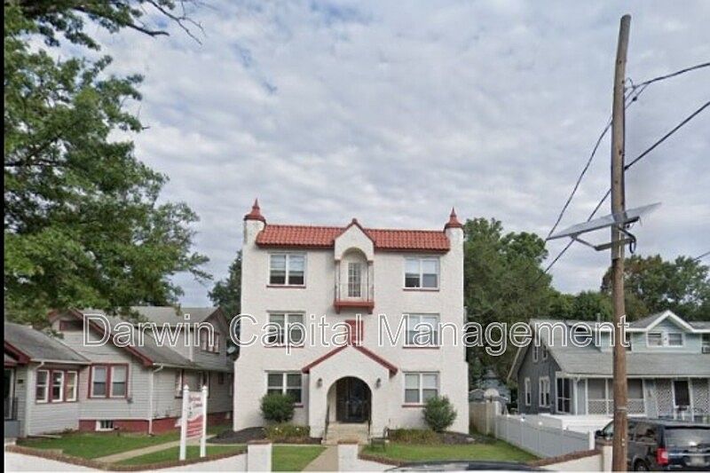 1st image of 125 E Bettlewood Ave APT 18