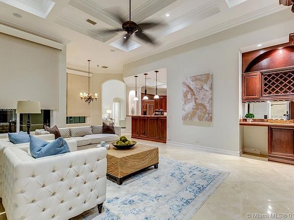 4th image of 10281 Blue Palm St