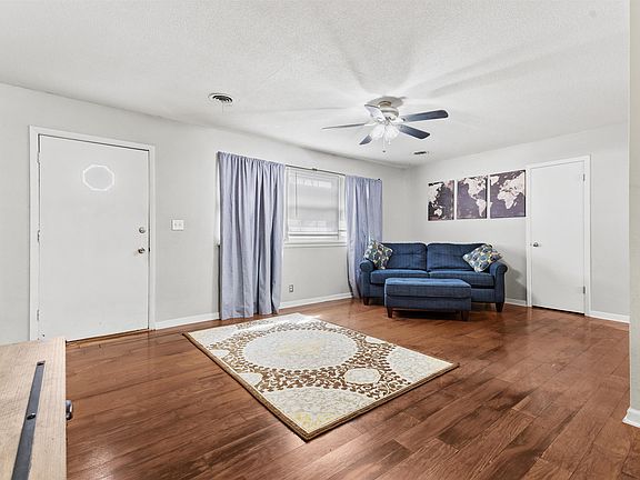4th image of 803 27th St