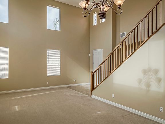 5th image of 40213 Julianne Dr