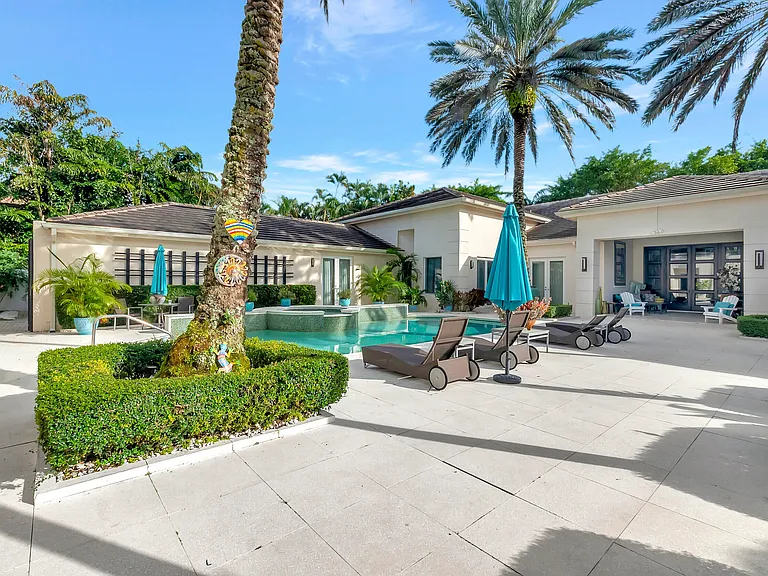17070 Royal Cove Way — Photo 3