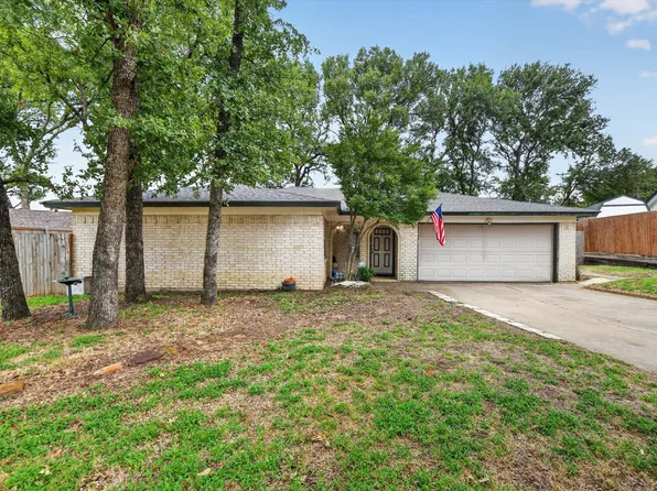 8408 Timberline Ct, North Richland Hills, TX 76182