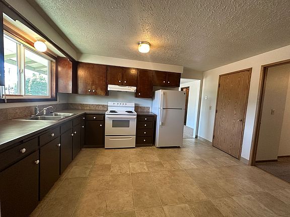 2nd image of 1811 4th St NE #6