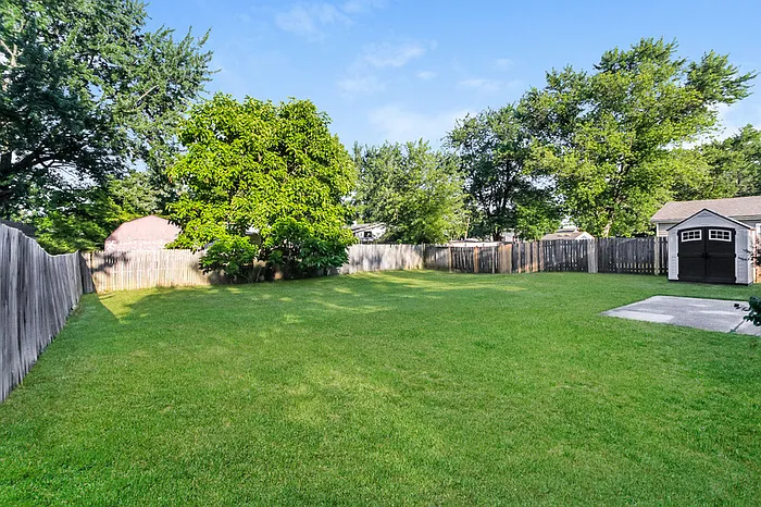 990 Sheffield Dr — Photo 10